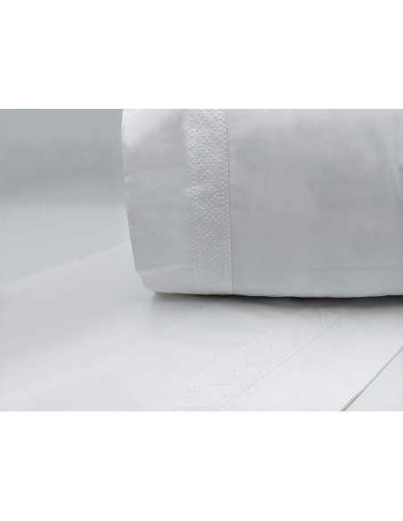 Conjunto de Lençóis Bordados 100% Algodão Percale Bennet | Folhas de hospitalidade