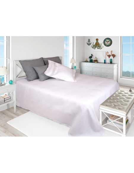 Colcha Sônia Piqué | Colcha de cama especial para hospitalidade | Revi