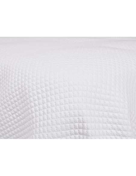 Colcha Sônia Piqué | Colcha de cama especial para hospitalidade | Revi