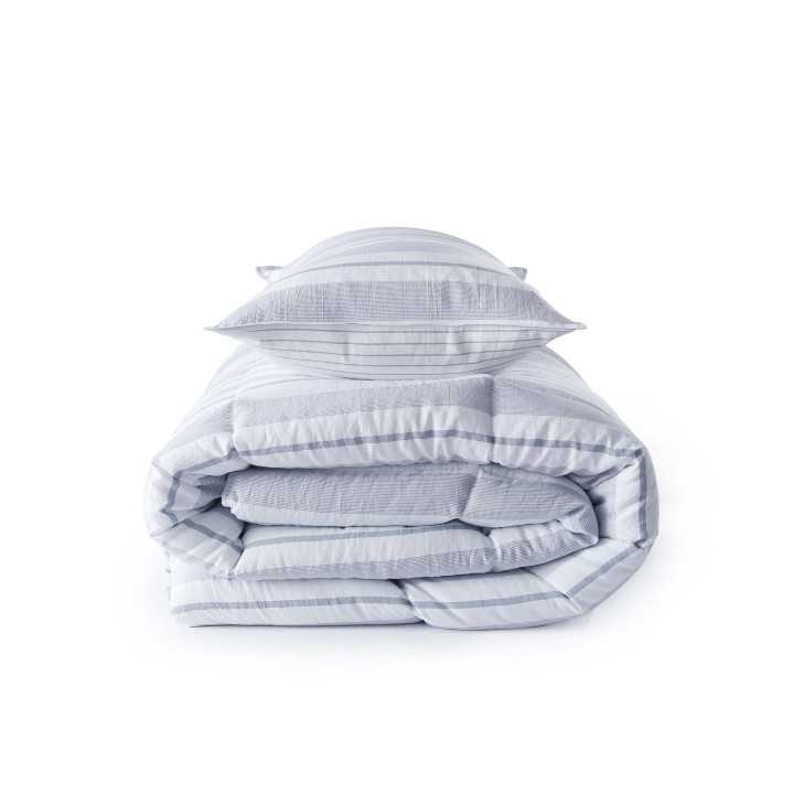 Edredón Samara gris | Edredón invierno diseño de rayas.