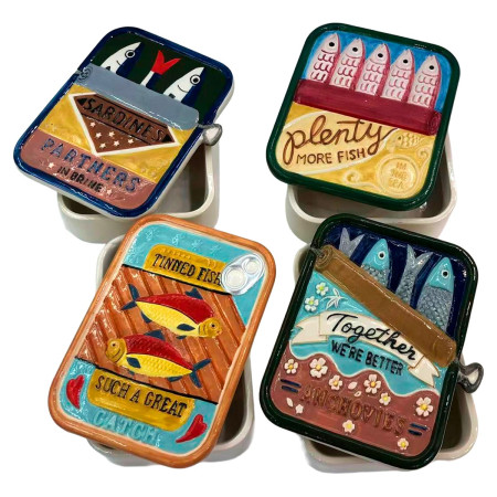 Caja sardinas 4 dif.