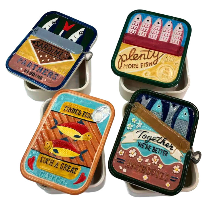 Caja sardinas 4 dif.